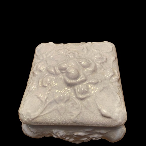 Lovely vintage trinket box with lid - Picture 5 of 8